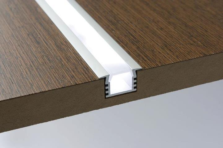 LED-extrusions.jpg (43 KB)