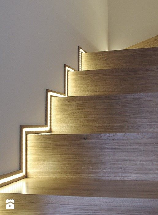 Thiết kế ánh sáng cho cầu thang với đèn led trang trí